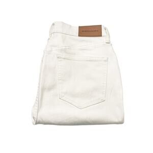 BCBG Maxazria White Denim Jeans Straight Leg Size 28